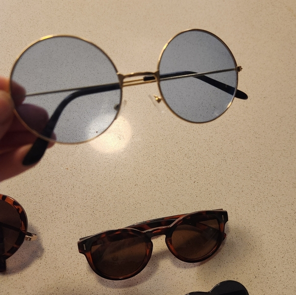 Sunglasses - Picture 4 of 6